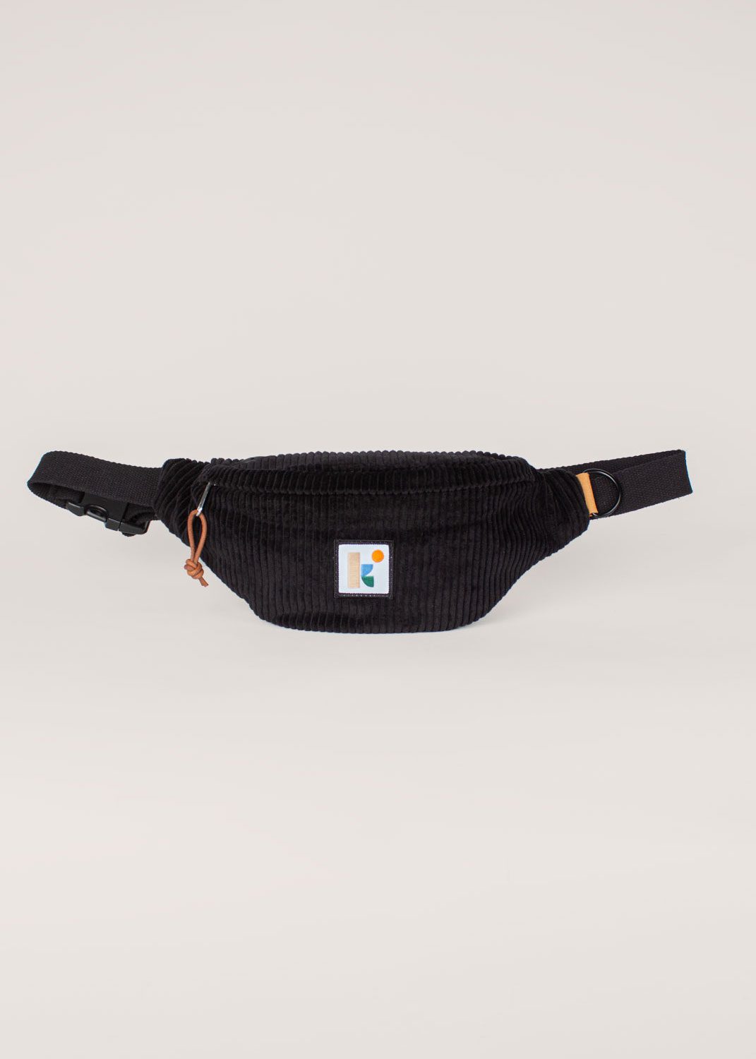 KLG_HipBag_Black_fs_1071x1500_fs